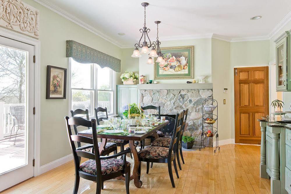Annabelle Bed & Breakfast Sandwich Exterior photo